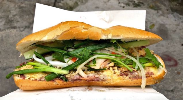 Ho Chi Minh’de En İyi Banh Mi (Sandviç) Nerede Yenir? Banh Mi Huynh Hoa, Saigon Vietnam